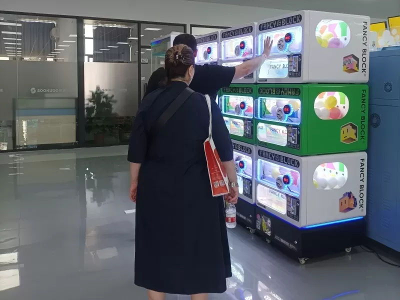 prize machine manufacturer