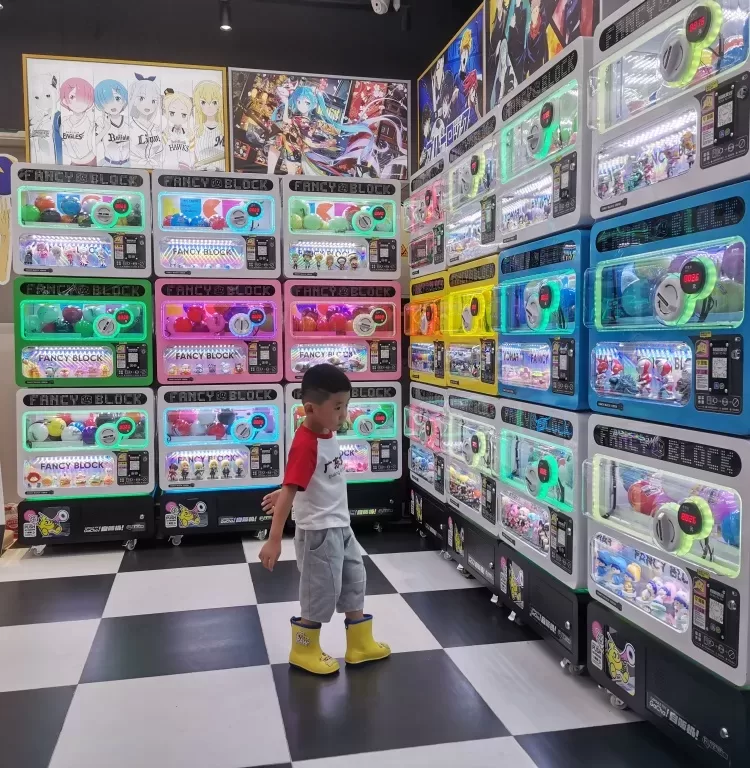 Where to Place and How to Run Gashapon Machines? FanHong Animation Spot & Repeat Play Guide